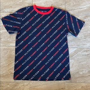 NWOT Tommy Hilfiger T-Shirt